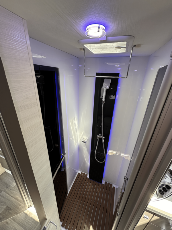 Chausson Welcome 610 Lit pavillon + Lit dinette – Image 6