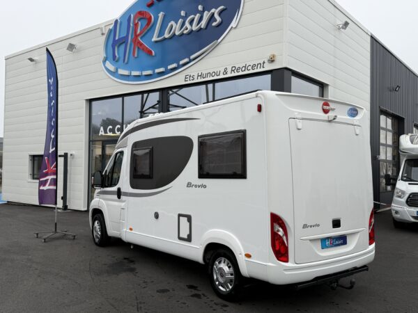 Bürstner Brevio T600 Lit transversal + Lit dinette + Attelage et Options – Image 10
