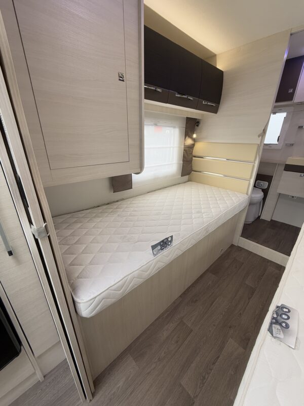 Challenger Mageo 377 Lits jumeaux + Lit pavillon + Lit dinette – Image 12