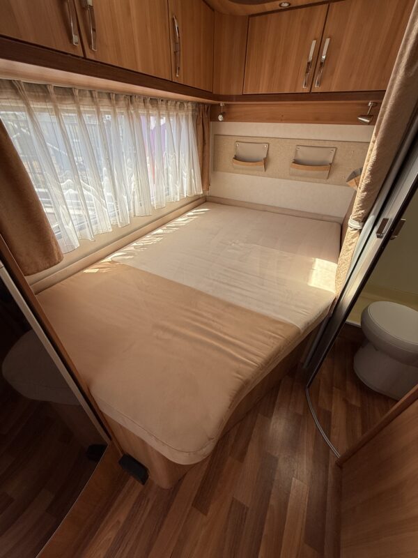 Hymer T 654 CL Lit à la française + Lit dinette – Image 7