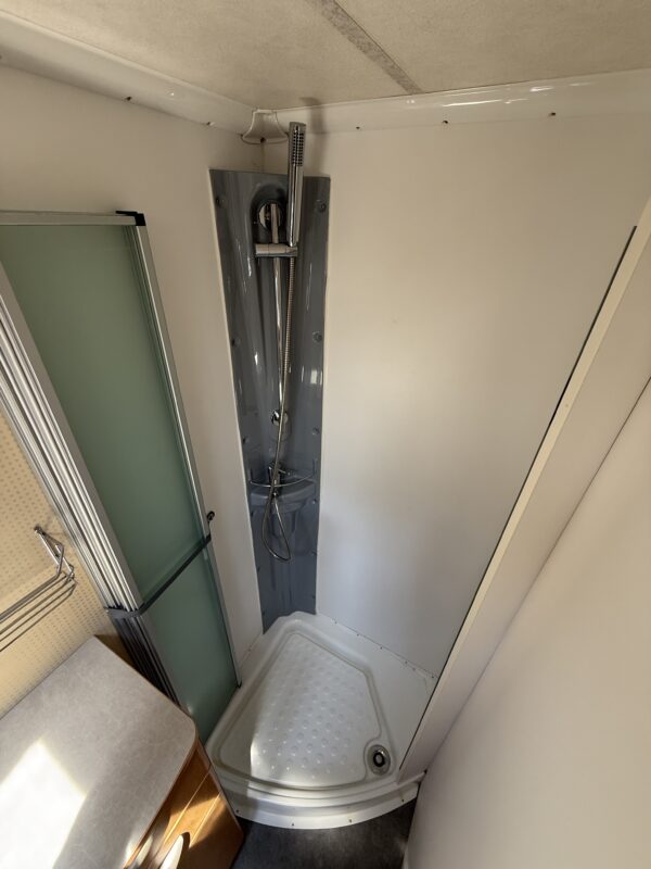 Intégral Pilote G735 Lits jumeaux + Lit pavillon – Image 4
